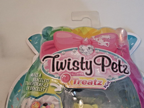 Twisty Petz Treatz Series 4 Strawberry Kitties Kitty Cat Scented Figure Bracelet - Picture 5 of 19