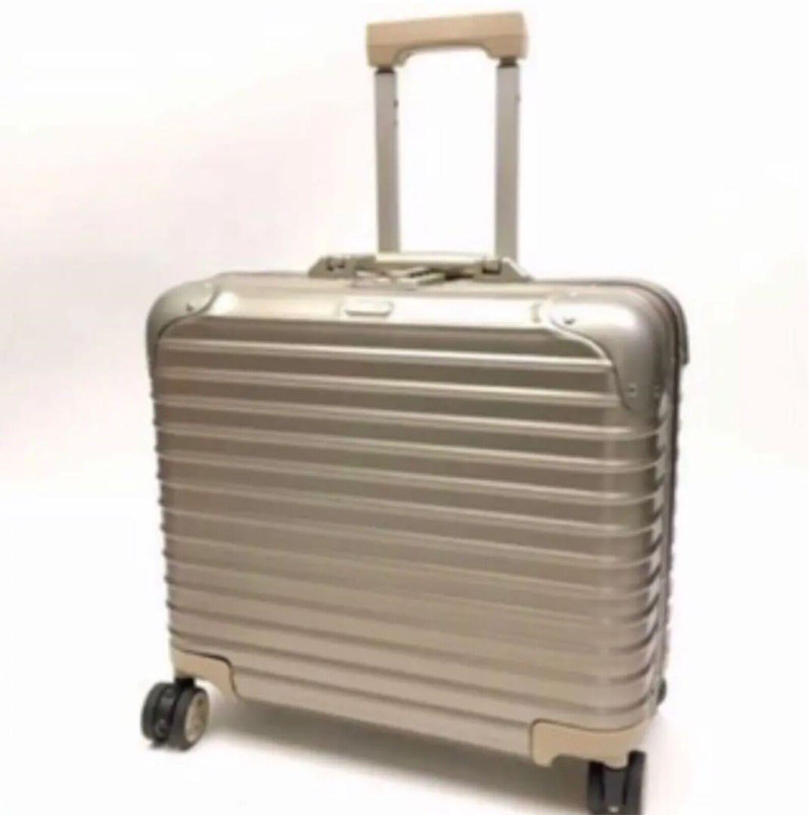 Rimowa Topas Titanium Business Multiwheel – Luggage Online