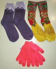 2 pair TEEN GIRLS WOMEN SOCKS purple cats gold red new nwot HOT PINK GLOVES NWT