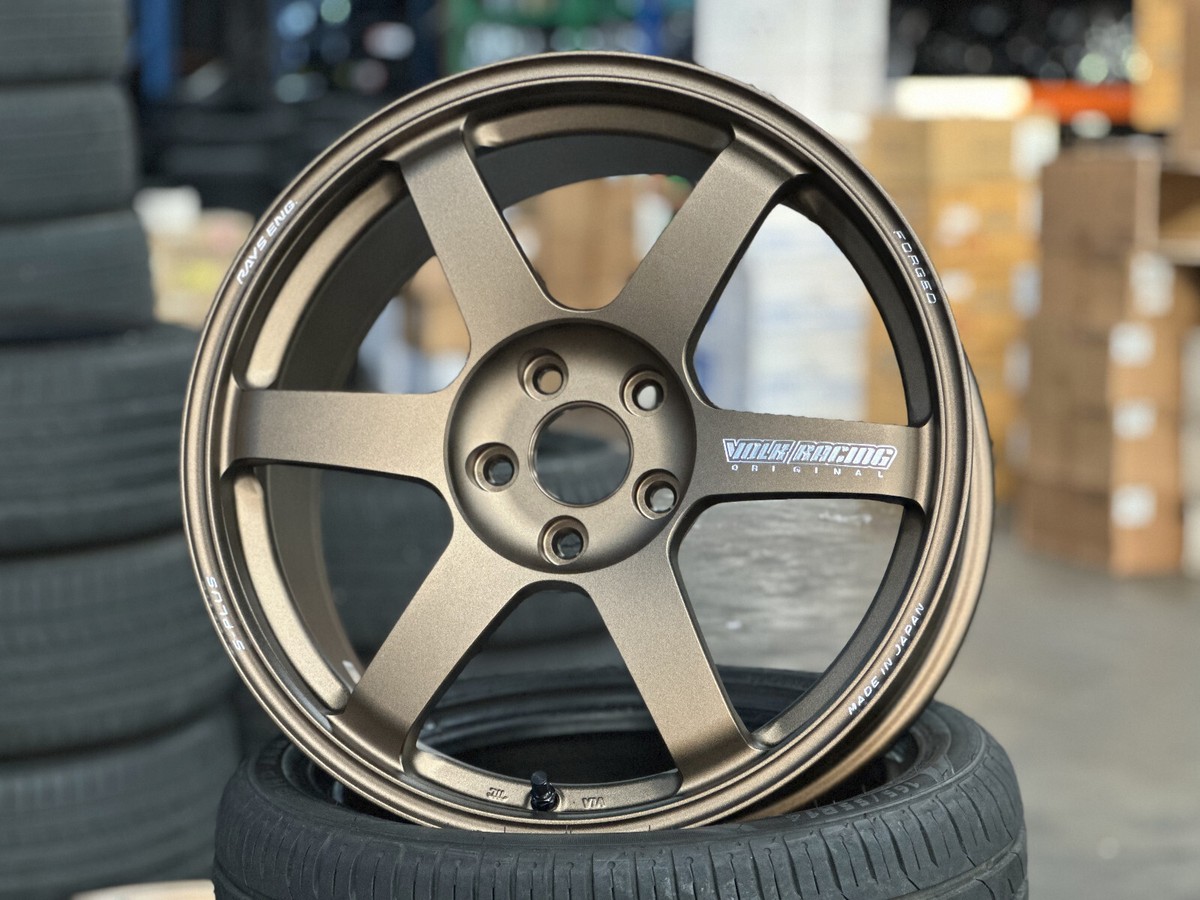 New 18x8.5 GENUINE RAYS TE37 SAGA JAPAN (4 Wheel) 5x112 fit New 18x8.5 GENUINE RAYS TE37 SAGA JAPAN (4 Wheel) 5x112 fit