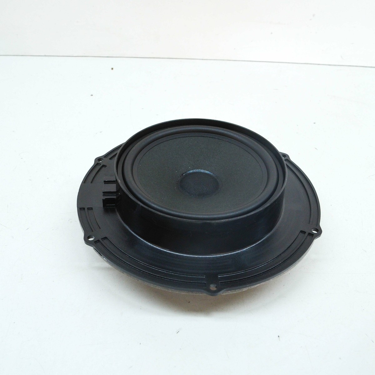 NEW VW TRANSPORTER T5 FRONT DOOR MID RANGE BASS SPEAKER 7E0035453D