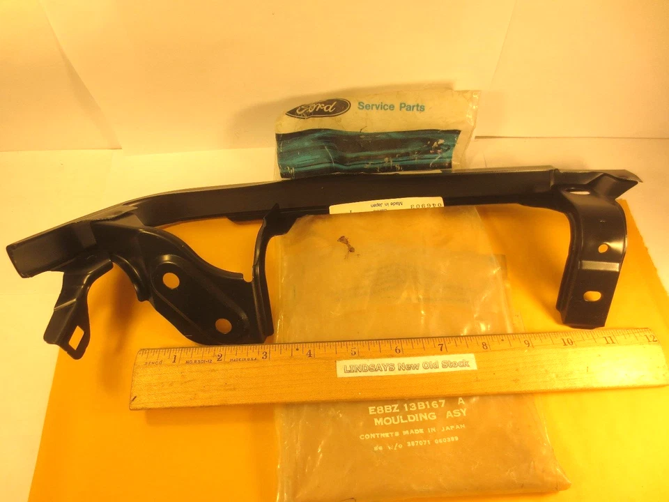 FARO INFERIOR IZQUIERDO FORD FESTIVA 1988 MOLDEADO ASI. NOS, E8BZ-13B167-A Foto 2 de 3