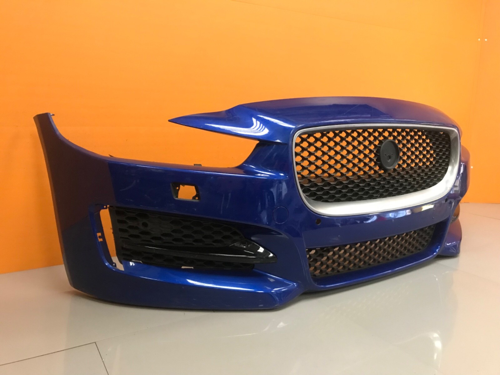 *Jaguar xe r sport 2015 -18 GENUINE FRONT BUMPER each - Image 6