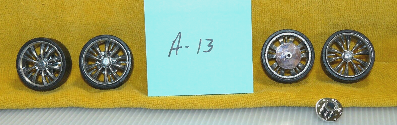 1/18   A-13 set of custom wheels , to interchange or for display-image