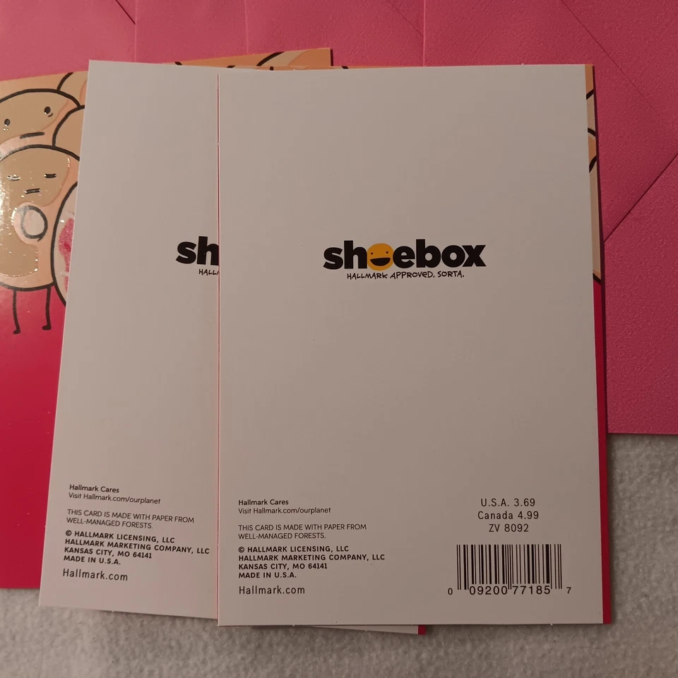 Hallmark Shoebox Sprinkled Donut (4) tarjetas de San Valentín con sobres Foto 4 de 4