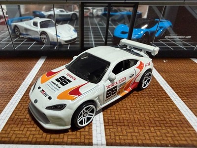 2026 Hot Wheels TOYOTA GR86 CUP   white pr5;MOTUL Multi Pack Exclusive LOOSE