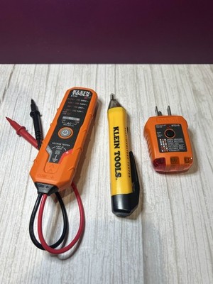 Klein Tools 80077 Voltage Test Kit, Electronic AC/DC Tester, GFCI Outlet Tester