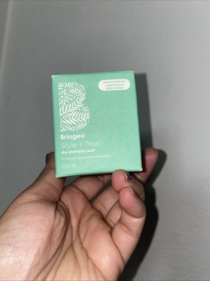 Briogeo Style Plus Treat Dry Shampoo Puff