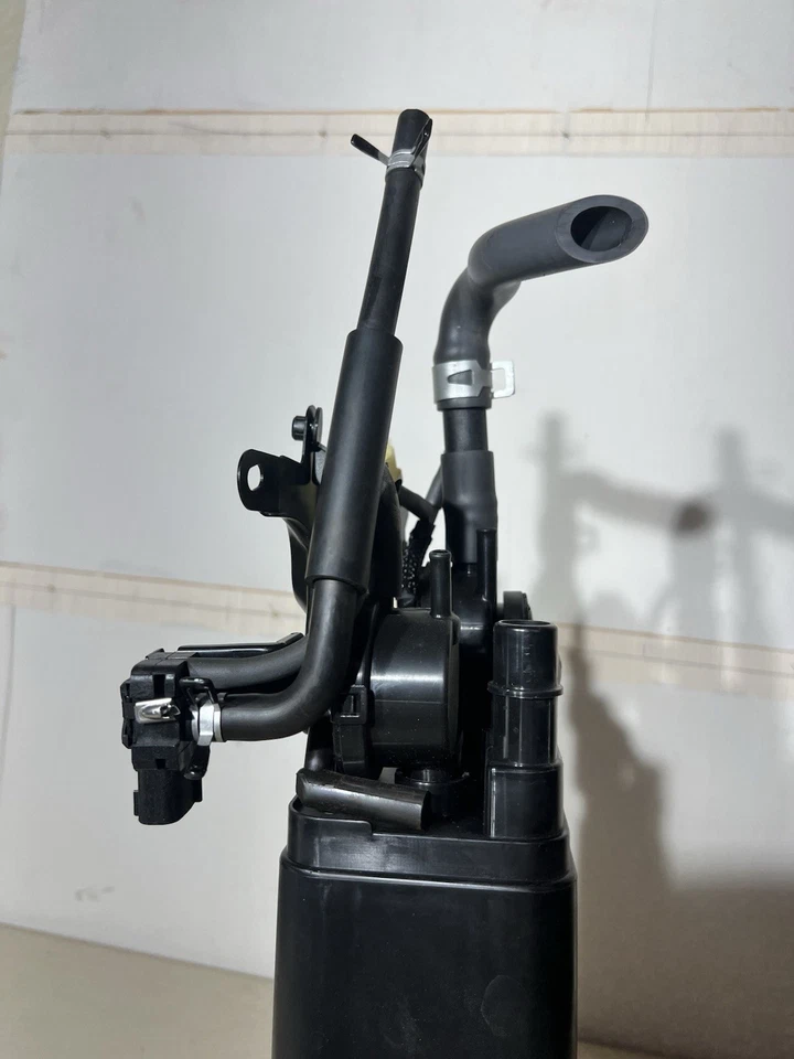 Bote de vapor Dorman 911-633 para Toyota Camry 1999-2001, Lexus Es300 2000-01 Foto 4 de 4