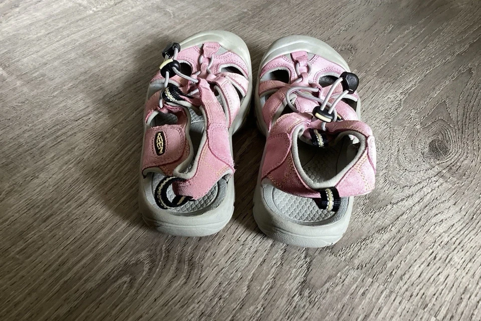 Keen Venice Youth Girls Size 5 37.5 Waterproof Pink Sandals Slip On Shoes - Image 4 of 4