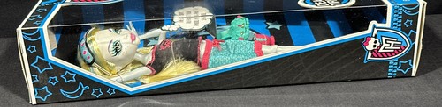Monster High Dead Tired Lagoona Blue Doll 2012 Mattel BBR76 - Picture 11 of 15