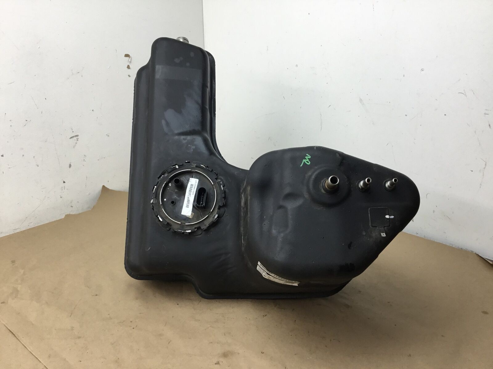 Audi R8 2011 Convertible Left Driver Fuel Gas Gasoline Reservoir Tank 08-12 ;:A