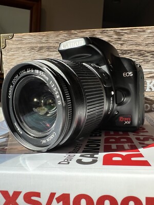 canon EOS Rebel Xs 1000d Camera KIT with lens