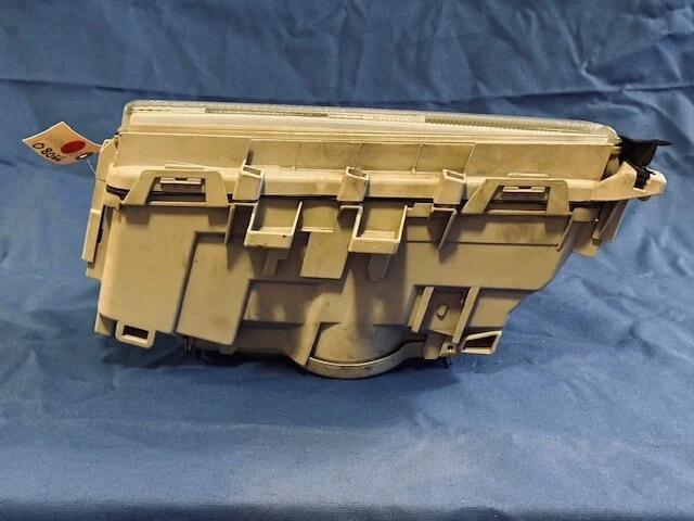 Conjunto de farol, destro, Mercedes W202. Peça # 202-820-08-61, usada em bom estado - Imagem 4 de 4