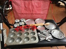 Vintage 1940  s Little Bo Peep Metal Aluminum Toy Baking Set Plates  Cups