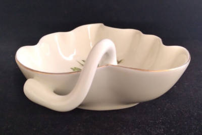 ホロハーザ（Hollóháza） Vintage Hollohaza 1831 Hungary Porcelain Hand Painted Leaf Shaped