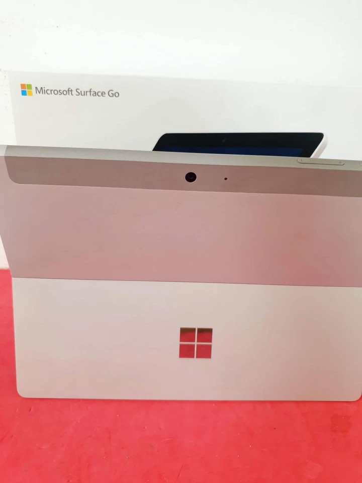Microsoft Surface Go 1824 128 GB 4 GB Plata + Teclado + Funda Segunda Mano - Imagen 2 de 4