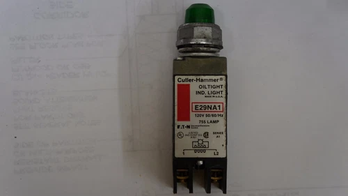 E29NA1 Cutler Hammer OilTight Indicator Light oil tight 120V - used green lens