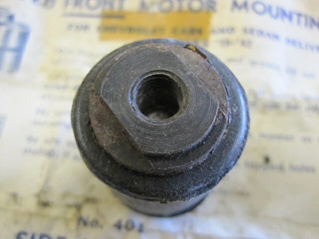 Chevrolet Pass Cars y sedán marca Champ 1935-42 montaje de motor lateral de entrega NORS Foto 3 de 4