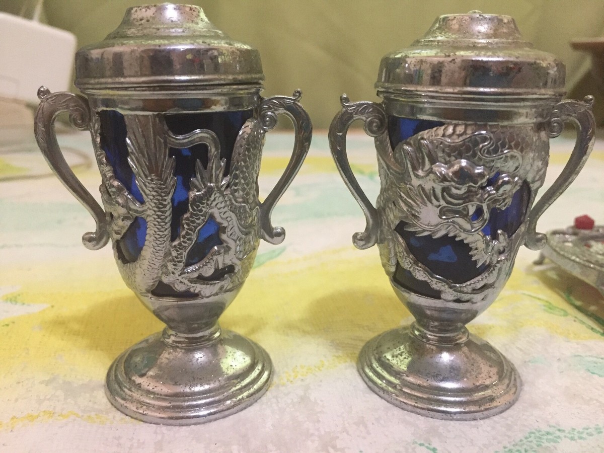 Vintage 1950's Japan Salt & Pepper Shakers Dragon Holder Vintage 1950's Japan Salt & Pepper Shakers Dragon Holder