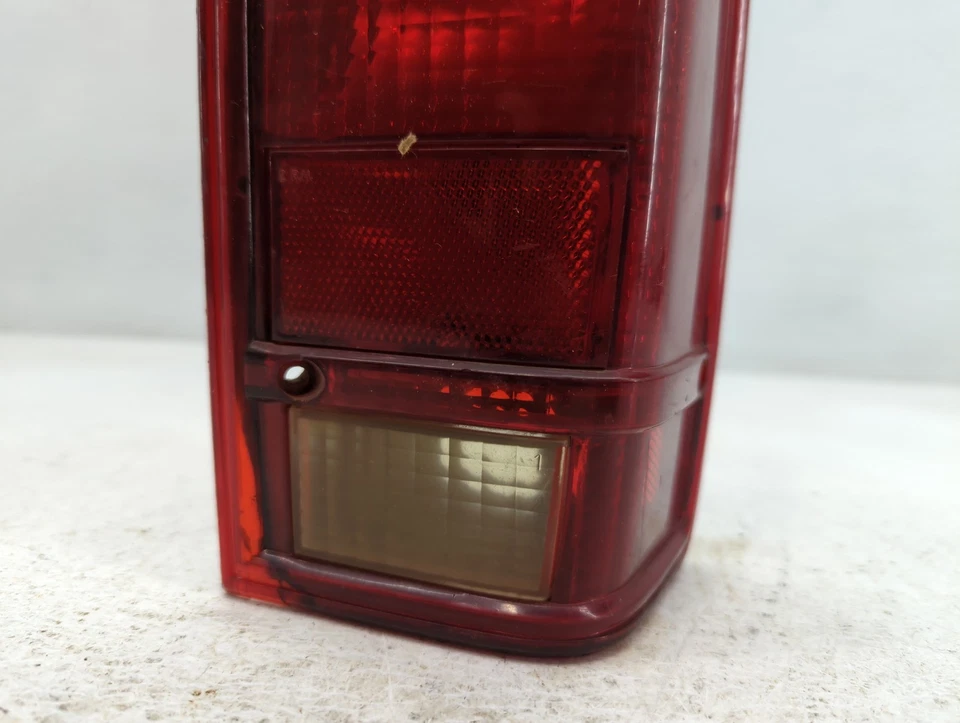 Luz trasera lateral derecha para pasajero Ford Ranger 1983 fabricante original WSYRR Foto 2 de 4