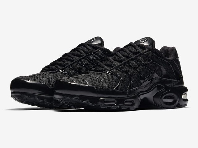 triple black nike tuned