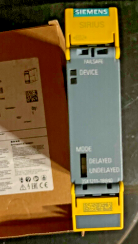 1PC Siemens 3SK1211-1BB40 SIRIUS safety relay Output expansion 4RO with relay - Picture 4 of 5
