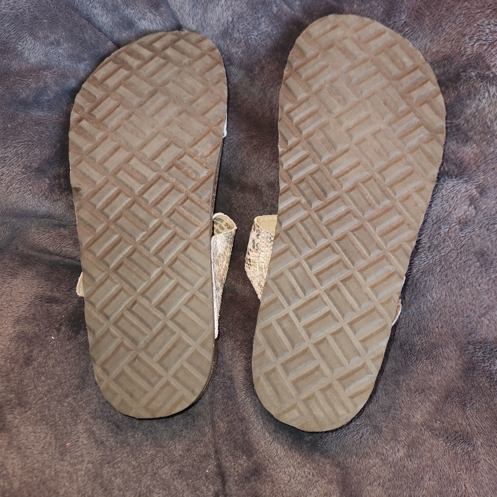 SAOLA Sandali infradito in pelle intrecciata esotica oro suola montagna Hollie taglia 9