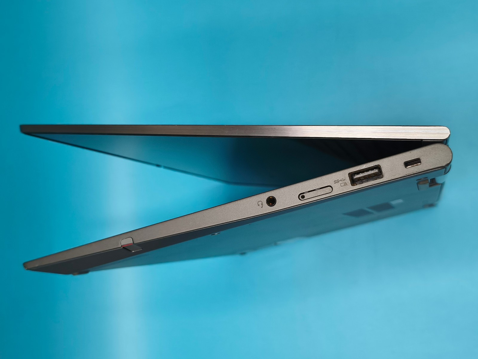Lenovo ThinkPad X1 Yoga (6th Gen), 14-Inch Laptop, with Intel Core i7-1165G7, Windows 10 Pro