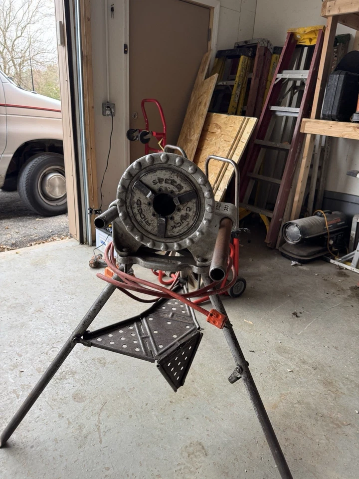 Ridgid 300 Pipe Threading Machine - Image 2 of 4