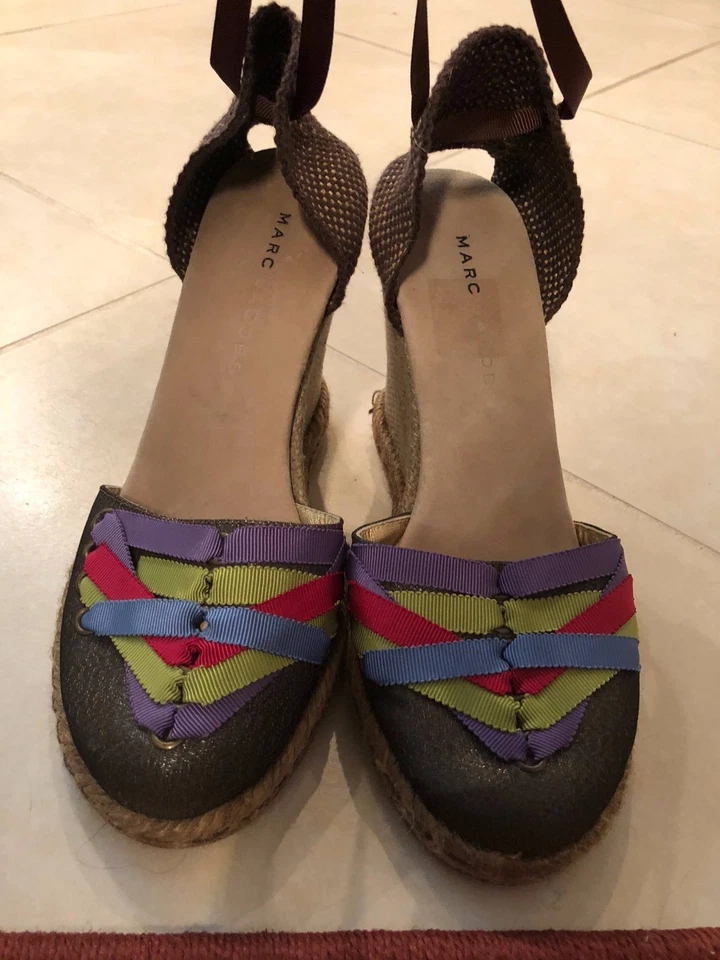 Usadas en Excelente Condición Marc by Marc Jacobs Alpargatas de Cuña "Rossimoda" Tafetán Cojo Talla 7 Foto 2 de 4