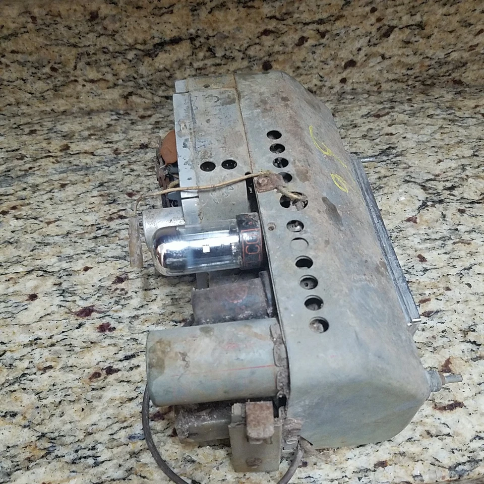 1955-57 Chevrolet Bel-Air Original 5 Vacuum Tube Car Radio Model 987366 12 Volt - Image 4 of 4