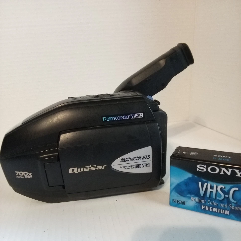Quasar Palmcorder Camcorder VHS-C Model # VM-L152 no Charger no battery untested - Image 2 of 4