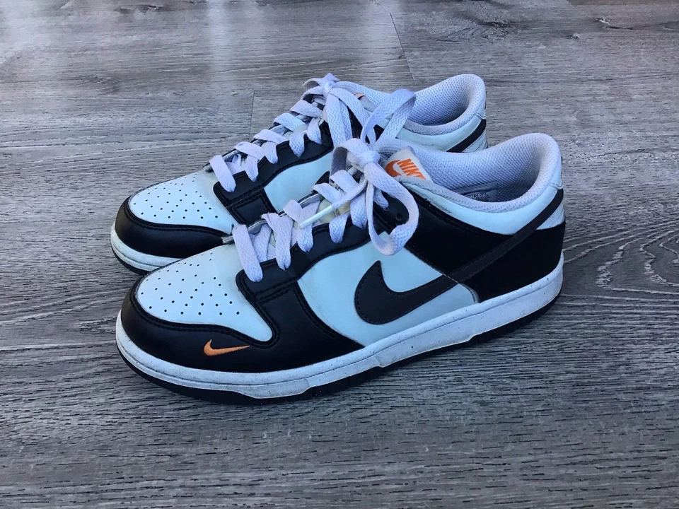 Zapatillas Nike Dunk Low GS Talla 6.5 Y Para Mujer’s 8 Negro Gris Mandarín FN7784-001 Foto 4 de 4
