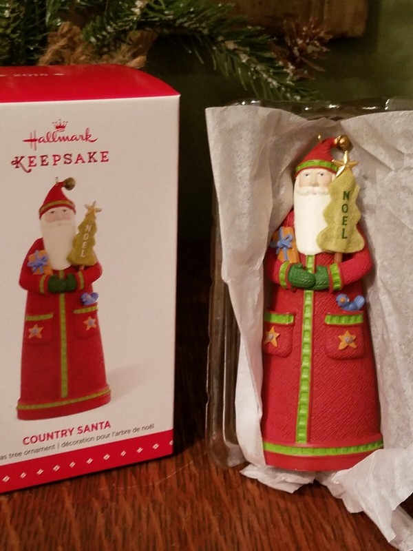 2015 Hallmark Ornament   ~ COUNTRY SANTA ~   COUNTRY CUTENESS