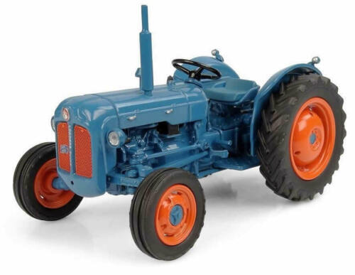 6272 Universal Hobbies 1958 Fordson Dexta tractor BOXED 1:32 scale - Picture 2 of 4