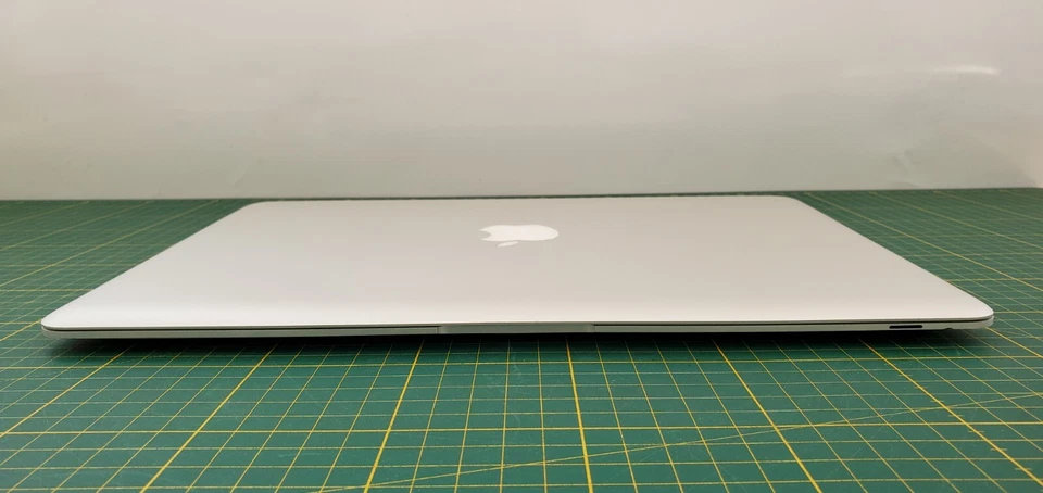 Apple MacBook Air 13" (Mid 2009) A1304 Core 2 Duo 2,13 GHz (SL9600) AZERTY  _2_2 - Bild 4 von 4