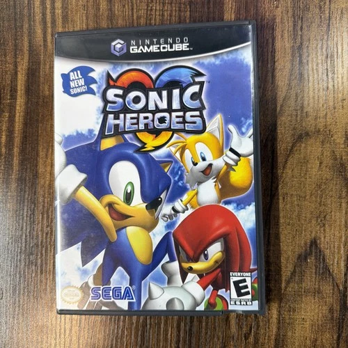 Sonic Heroes Nintendo GameCube 2004 Sega CIB Complete with Manual Tested