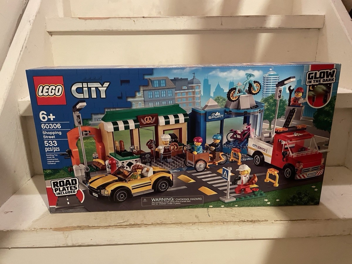 LEGO CITY Shopping Street 60306 and Electric Scooters 40526
