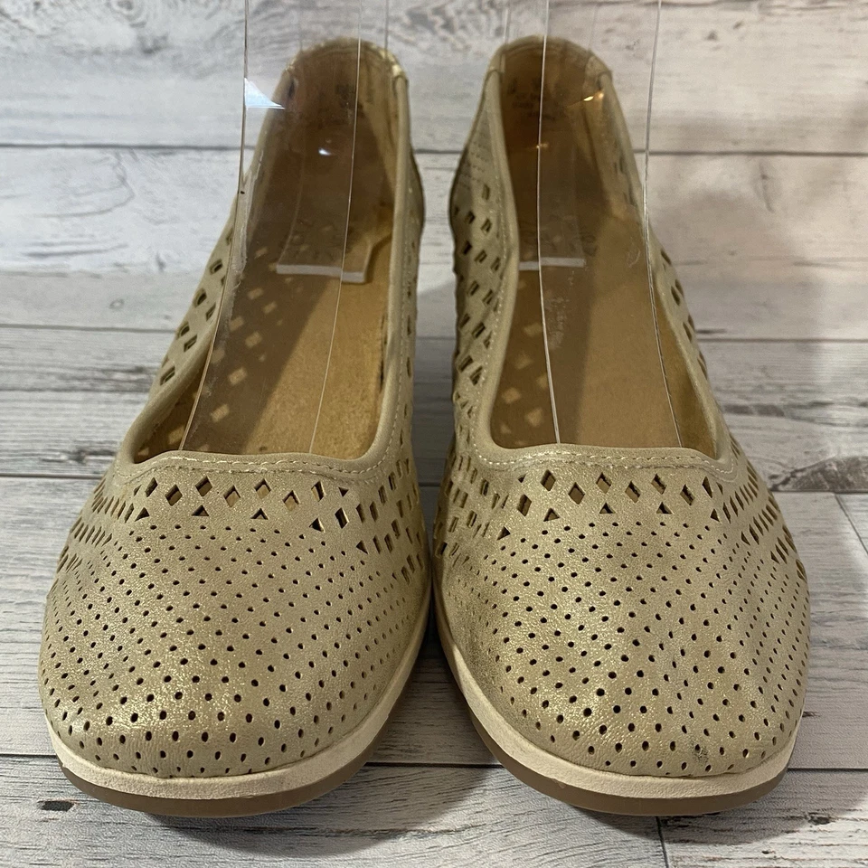 Cuñas Naturalizer Mujer 8 M Dorado Brina Metálico Corte Láser Perforado Informal Foto 2 de 4