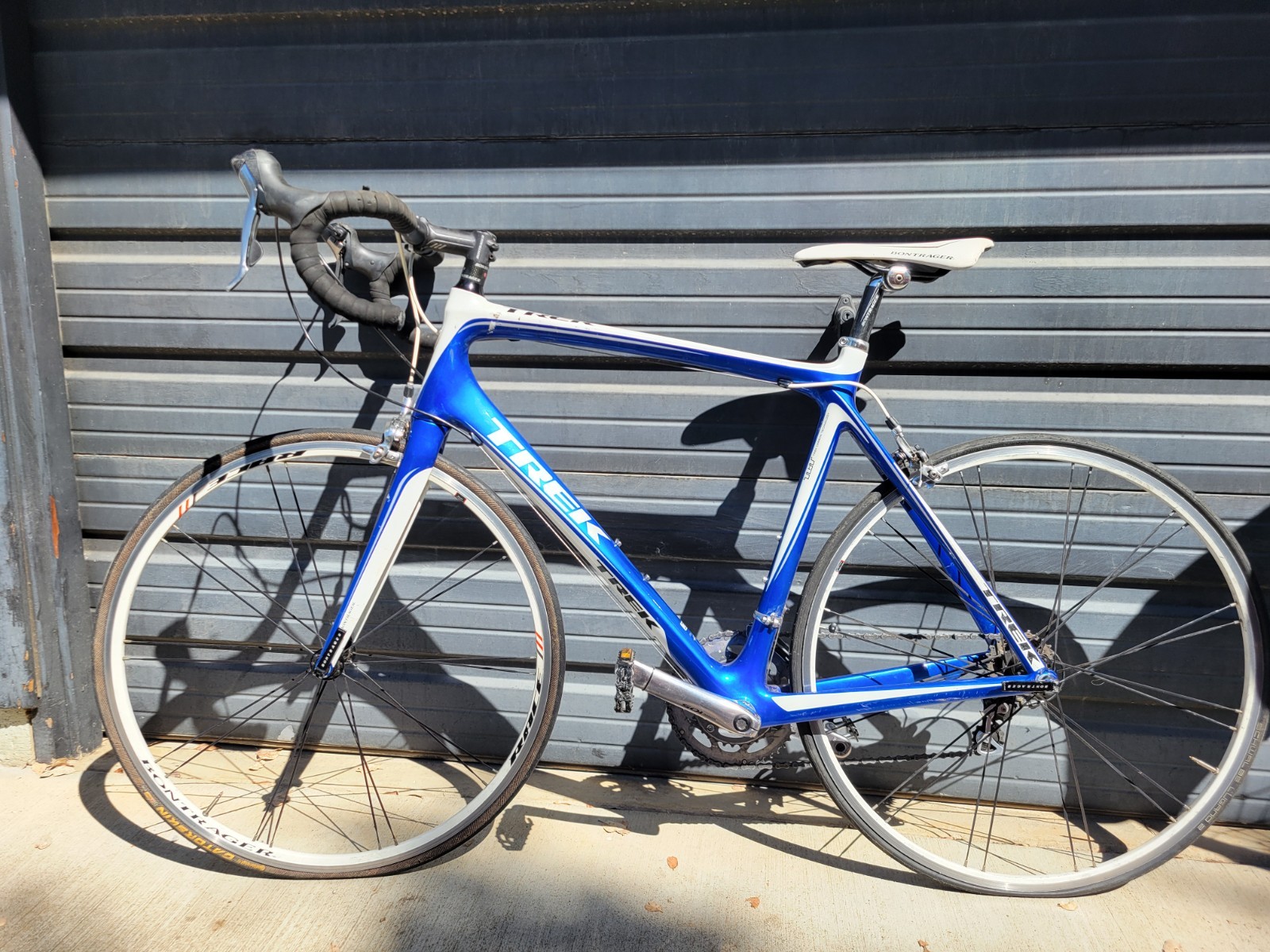 2009 Trek Madone 4.5 Carbon Fiber 56cm Shimano 105 Bontrager Ultegra