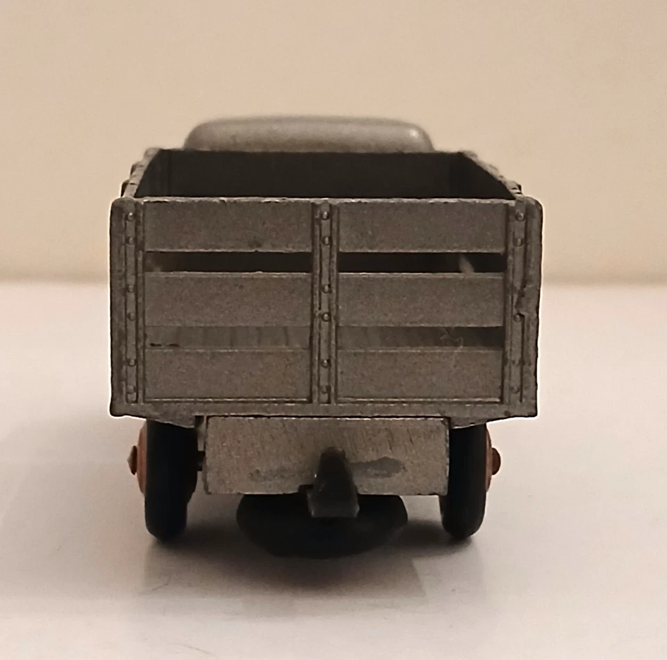 French Dinky Toys 25A Ford Livestock Truck Grey with Red hubs. RARE - Image 4 of 4