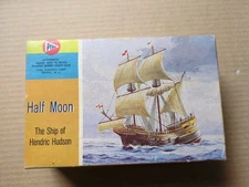 Vintage Pyro Half Moon Hendrik Hudson Sailing Ship Model Kit O B #366 Very Rare 