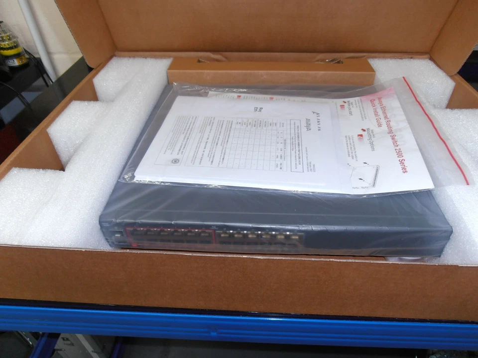 Avaya Ethernet Routing Switch 2526T-PWR  24 Port + 2 Combo SFP  AL2500A11-E6 - Image 4 of 4