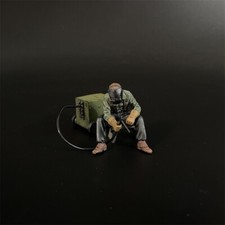 WAR PARK MINIATURES 1:30 WW2 KU113 WELDER WITH ELECTRIC WELDING MACHINE