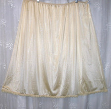 NEW 3X COMFORT CHOICE SILKY SHIMMER BEIGE LACE TRIM 28" LONG HALF SLIP