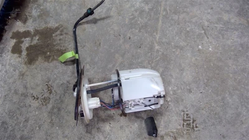 Conjunto de bomba de combustible 11 Mitsubishi Endeavor 2011 11 3,8 L 5 Foto 3 de 4