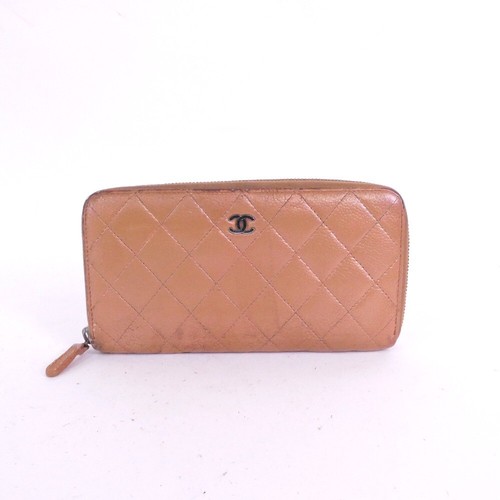 CHANEL Zippy wallet purse