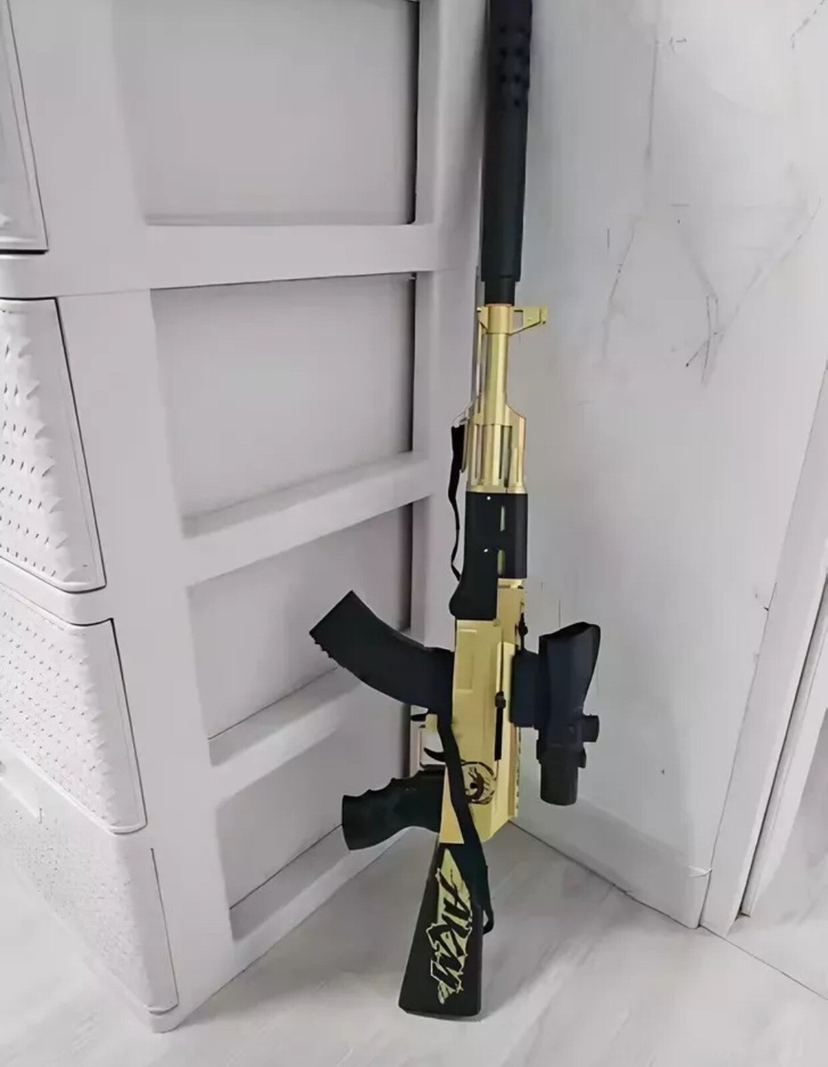 精巧1/3スケール　ミニチュアライフル　AK47 ゴールド 精巧1/3スケール ミニチュアライフル AK47 ゴールド 数量限定