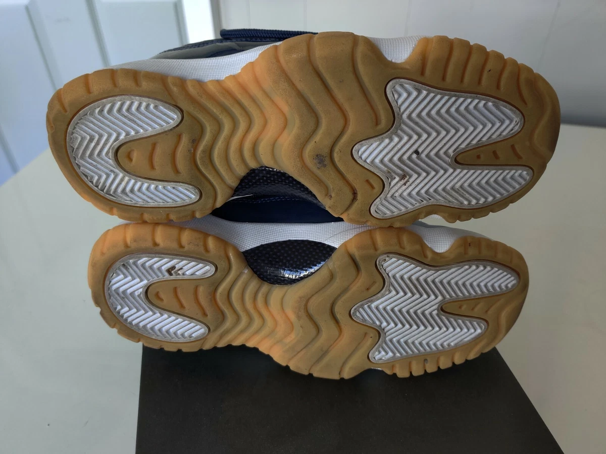 Air jordan 2025 11 yellow sole